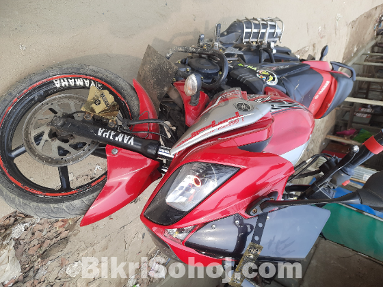 Yamaha fazar v1